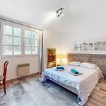 Holiday home 4 Bedroom Stunning Home In Saint-Georges-De-Didon Saint-Georges-de-Didonne