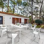 4 Bedroom Stunning Home In Saint-Georges-De-Didon Holiday home Saint-Georges-de-Didonne