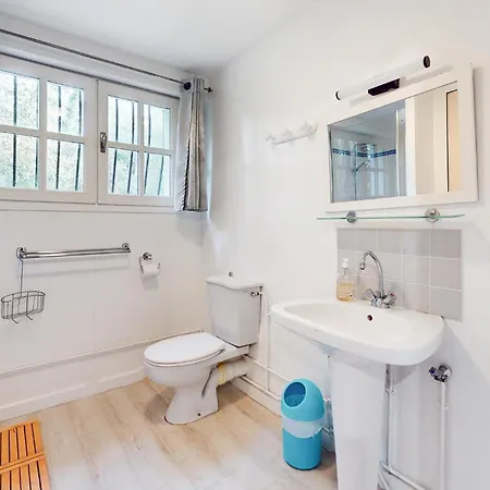 Front In Saint-georges-de-didon 別荘