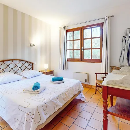 4 Bedroom In Saint-georges-de-didon *