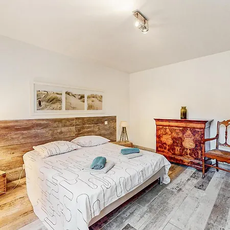 Front In Saint-georges-de-didon 別荘