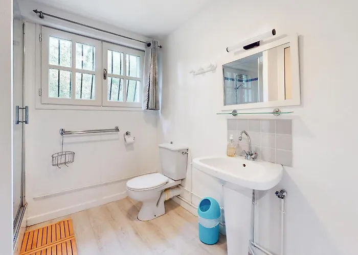 Front In Saint-georges-de-didon Semesterbostad