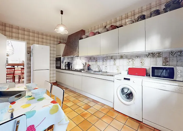 Front In Saint-georges-de-didon Semesterbostad