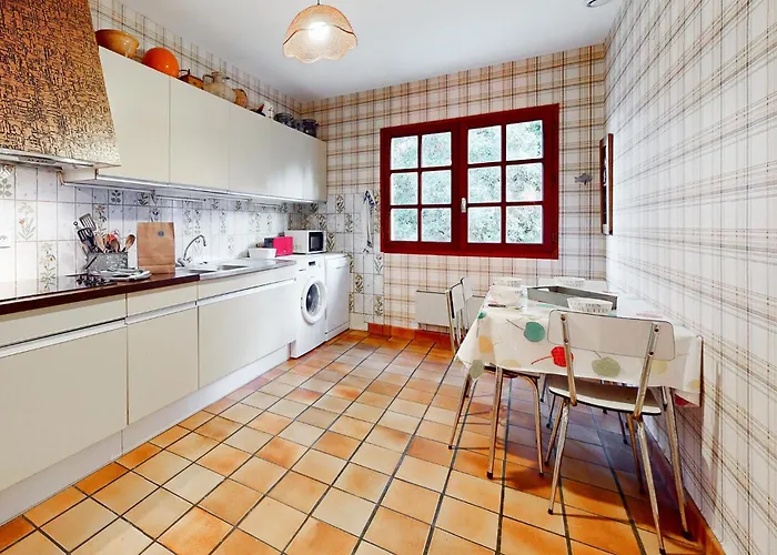 Front In Saint-georges-de-didon Semesterbostad