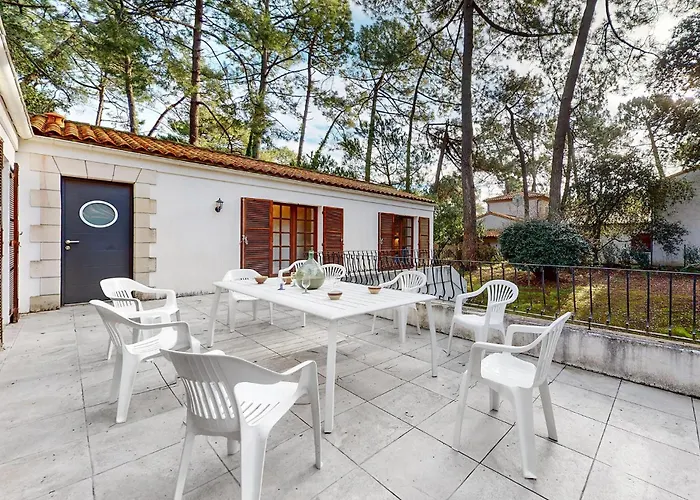 Front In Saint-georges-de-didon Semesterbostad Saint-Georges-de-Didonne